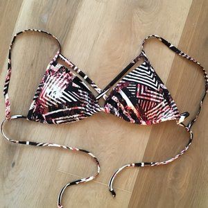3/$30 🌵 Express Abstract Bikini Top